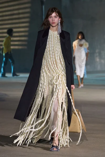 Look 32